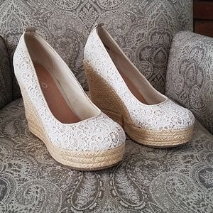 NWOT Aldo Lace Wedges